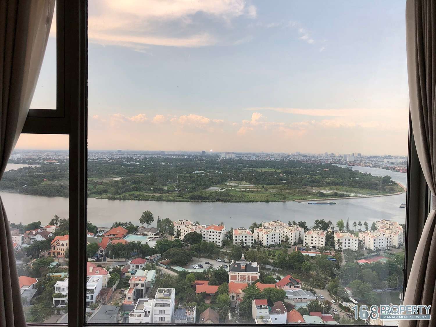 GATEWAY THAO DIEN 3BR Apartment Directly River View