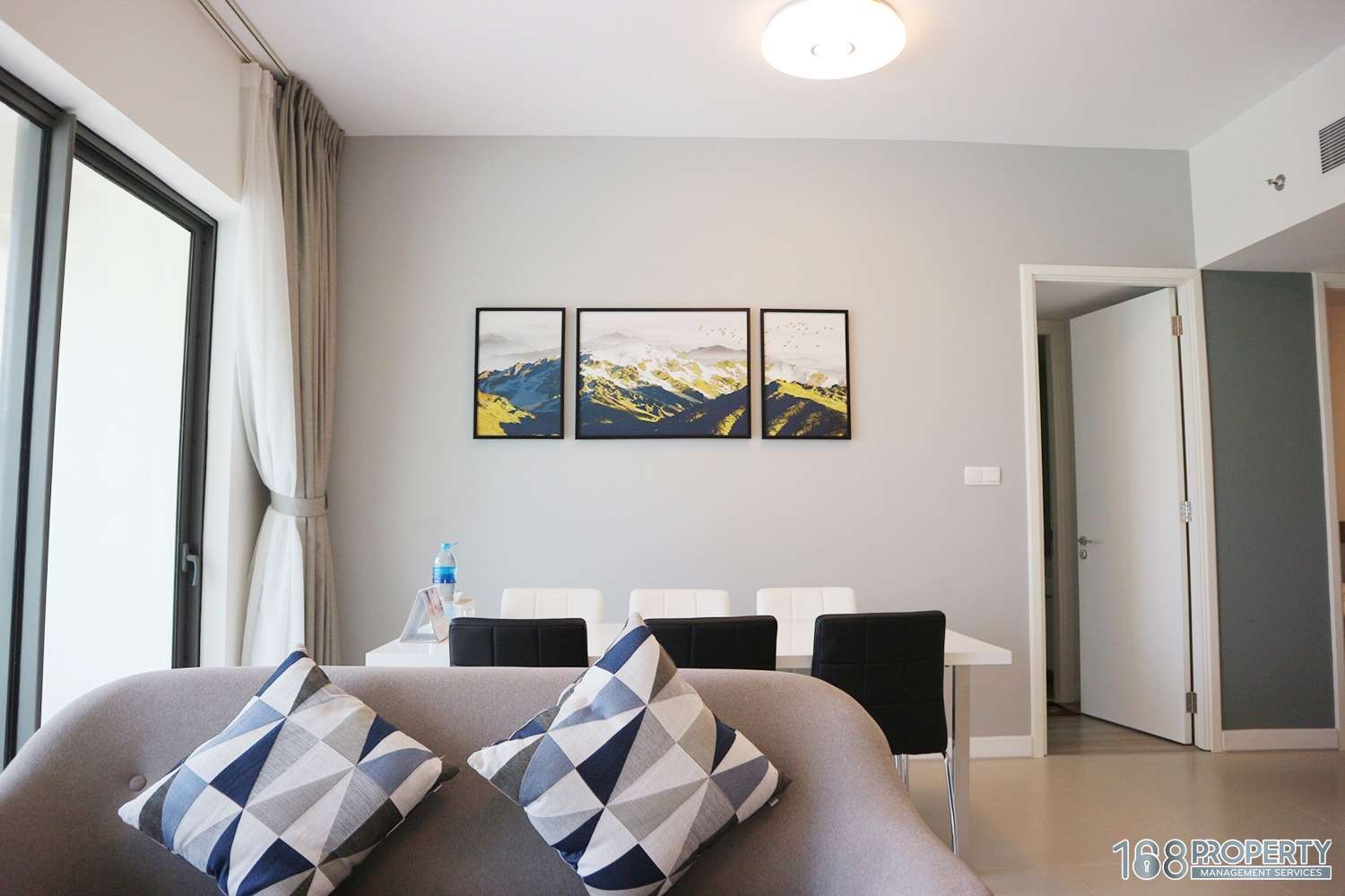 Modern LifeStyle 02 bedroom flat in Gateway Thao Dien For Rent